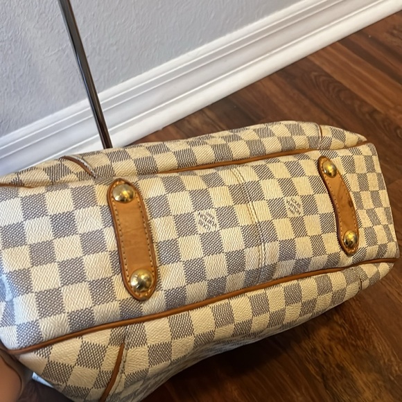 1017 LV Galleria AZur - Picture 9 of 13